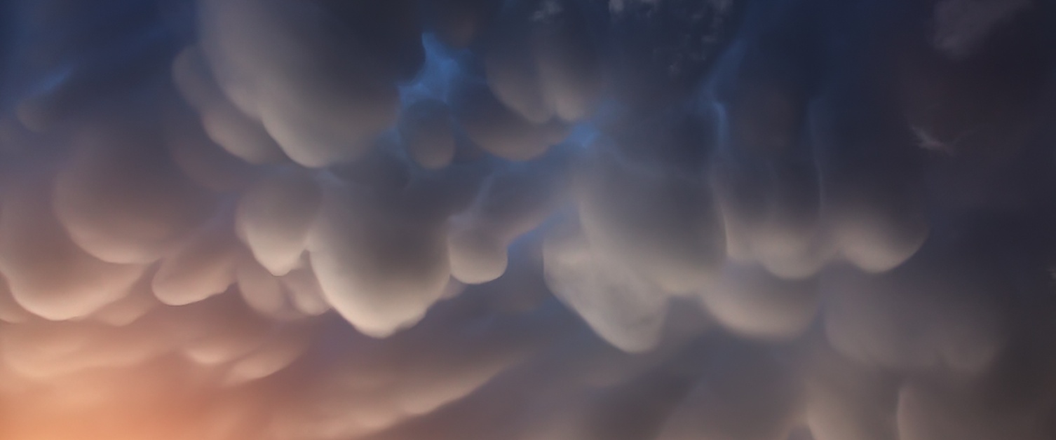 May 15, 2022 Mammatus and Lightning Story – "The War of the Worlds"